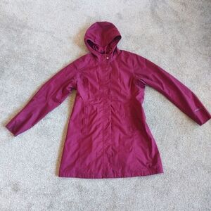 Women's Eddie Bauer rain jacket size M